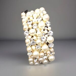Natasha Pearl & Crystal Stretch bracelet